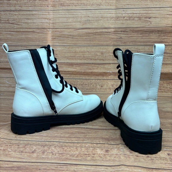 Soda Firm Women Lace Up Combat Boots with Side Zipper. White. Sz 10. - Picture 8 of 15